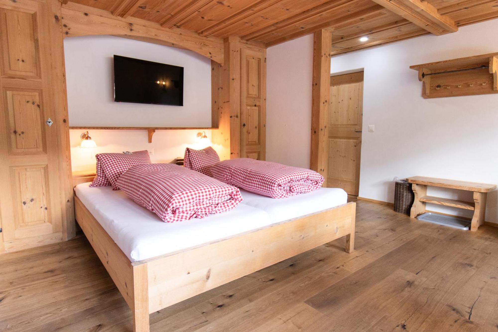 Casa La Roda, Via Da Scola 2 Sedrun Ngoại thất bức ảnh